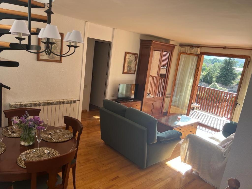 Apartamento Precioso Duplex En Puigcerda Con Plaza De Parking Exterior foto